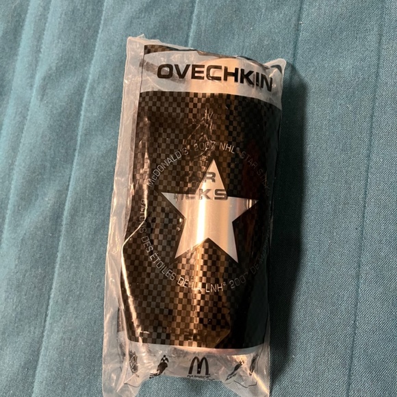 4 Mini Hockey Stick Collectibles - Picture 5 of 5